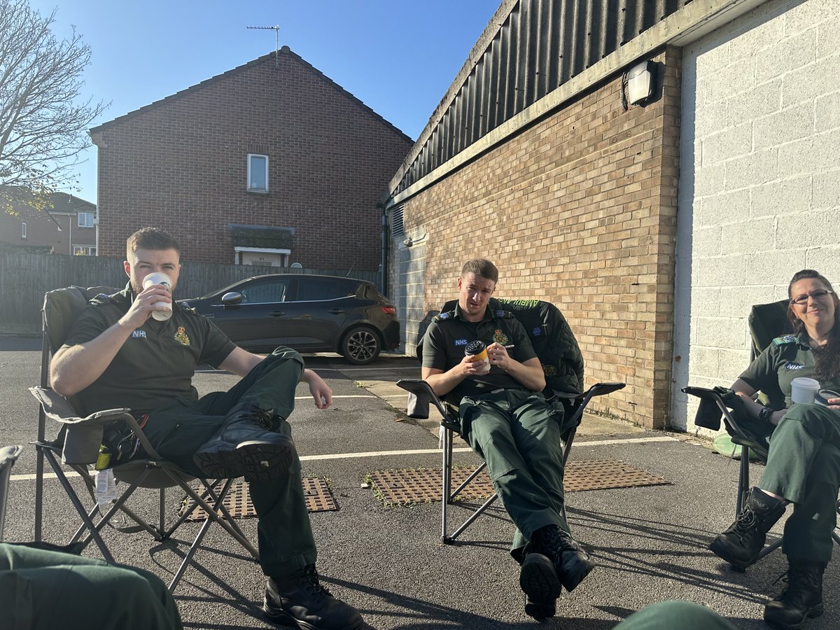 #Thankyou to those supporting our Outdoor Improvement Initiative! Your generosity has funded camping chairs for Weston Ambulance Station. Together, we’re improving the work environment for those that are there for us when we need them most. swambulancecharity.org/supporting-our… #TeamSWASFT
