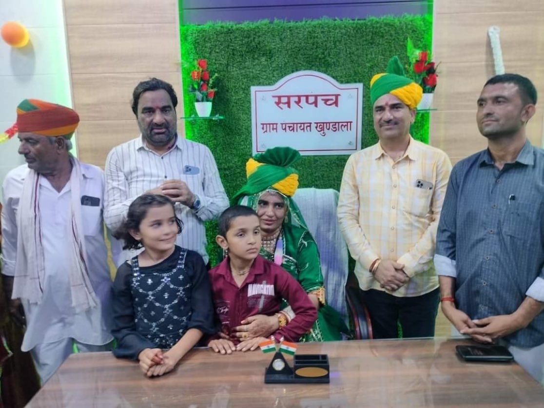 KailashGodara34's tweet image. रेवंत जी डांगा ने आज समाज की बेटी अंजू जाट को सरपंच पद से हटाकर समाज को तोहफ़ा दिया है! 

@hanumanbeniwal @kanikabeniwal51