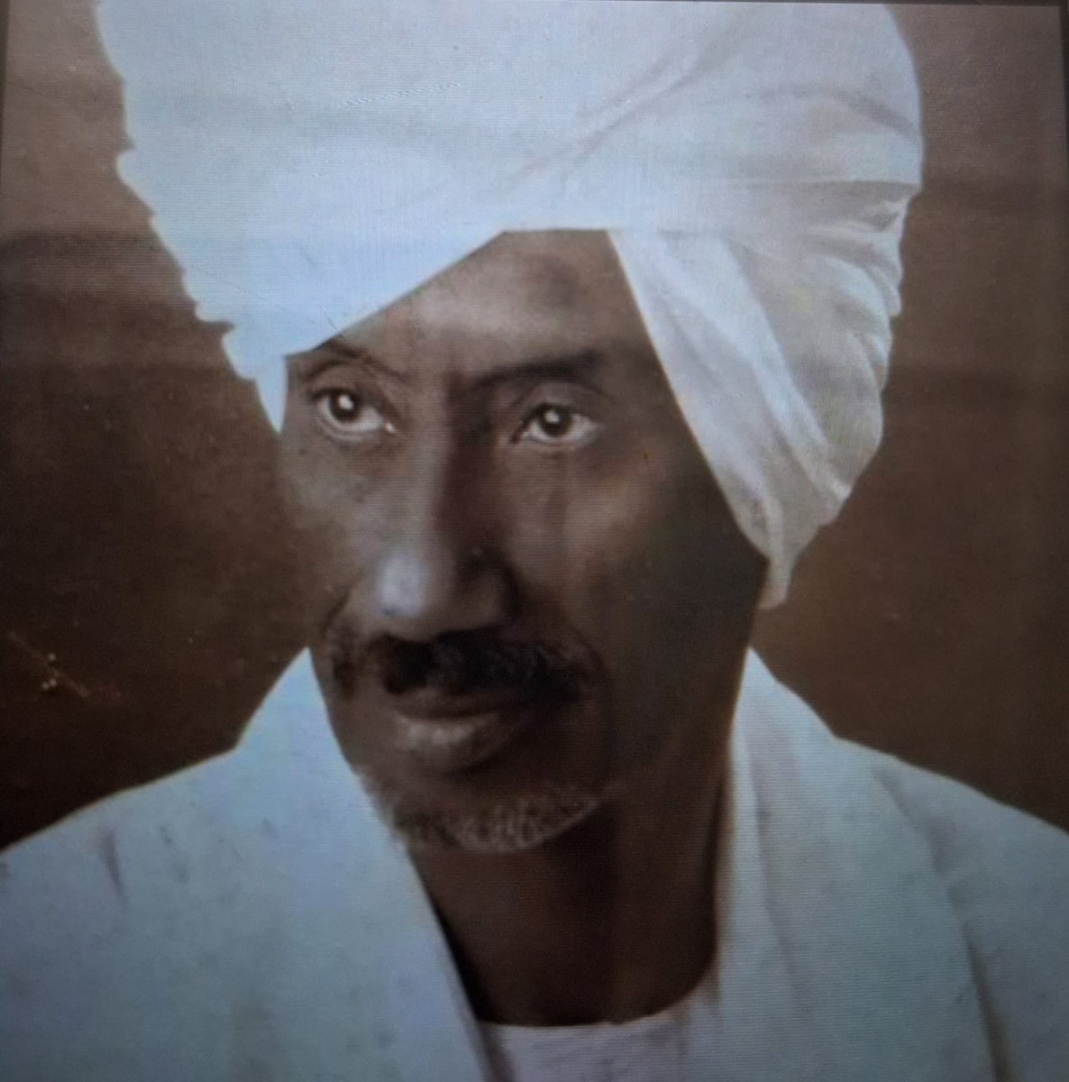 بعد الرضاء بقضاء الله وقدره انعي اليكم الاخ الباشمهندس مهدي بشير محمد علي المدير الاسبق لشركة السكر السودانية والذي شهدت في عهده الشركة تطورا ونماءا ونهضة غير مسبوقة. اسأل الله ان يجعل هذا التطوير صدقه جارية له 
اللهم ان كان محسنًا فزيد في احسانه وان كان مسيئا فتجاوز عن سيئاته.