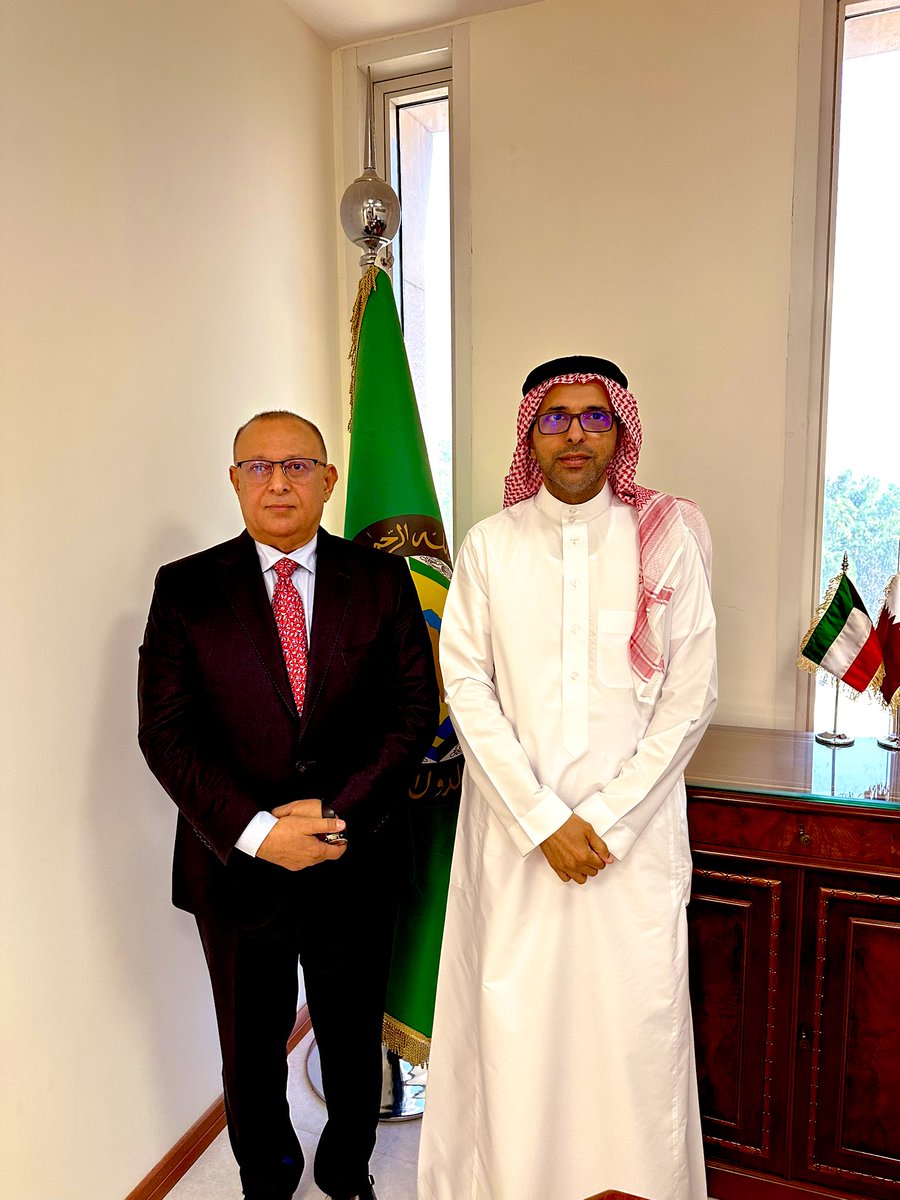 لقاء مثمر جمعني اليوم مع سعادة الأستاذ عبد السلام السلفي، الرئيس التنفيذي للشركة اليمنية للاتصالات الدولية ( تيليمن).

تم خلال الاجتماع التأكيد على موقف #مجلس_لتعاون الثابت لدعم الجمهورية اليمنية بقيادة فخامة الرئيس الدكتور رشاد العليمي، رئيس مجلس القيادة الرئاسي.

كما تم استعراض