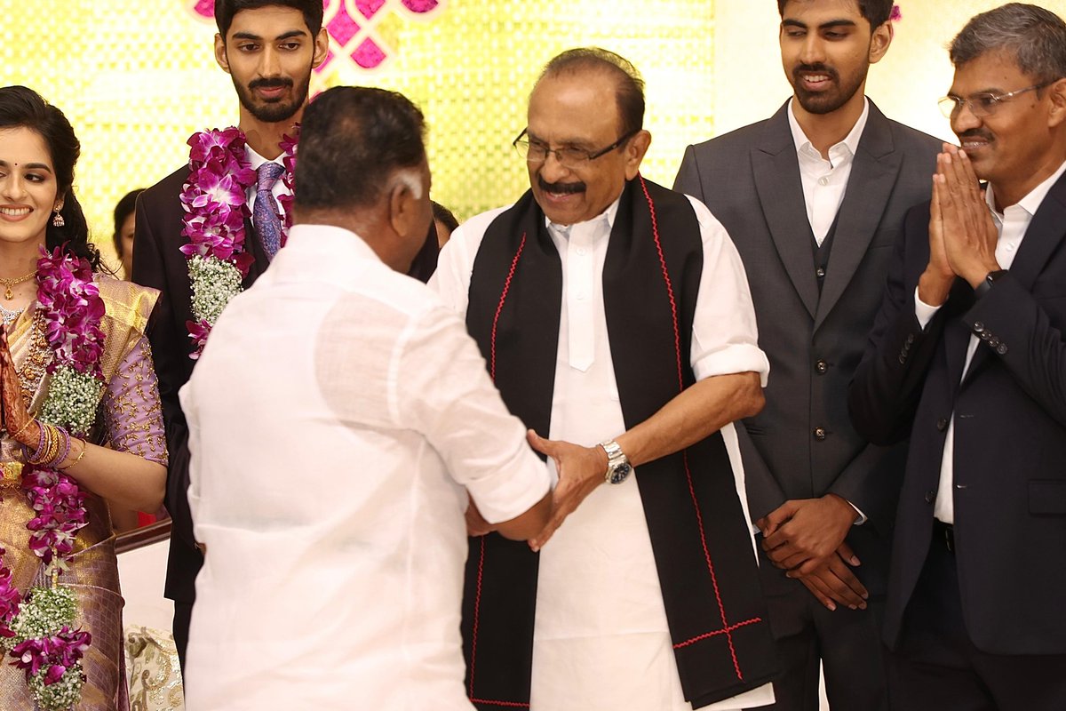 அஇஅதிமுக தொண்டர்கள் உரிமை மீட்பு குழு tweet media