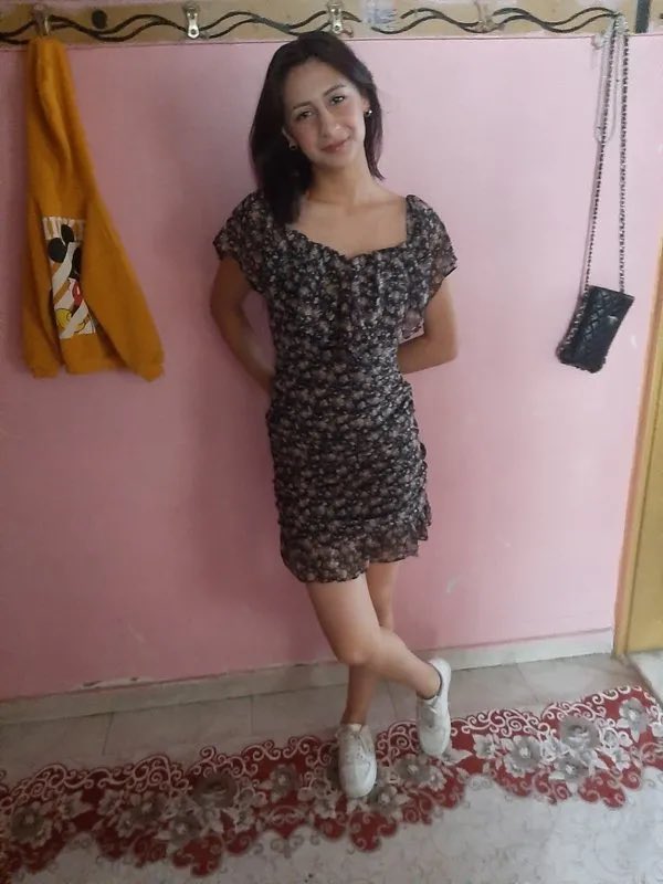 Bu fotoğrafta gördüğünüz kişi:

Dilan Bayır, kendisi 17 yaşında, Gaziantep’te lise öğrencisi. Dün okul çıkışında tanımadığı dört kişi tarafından zorla arabaya bindirilerek kaçırılıyor.