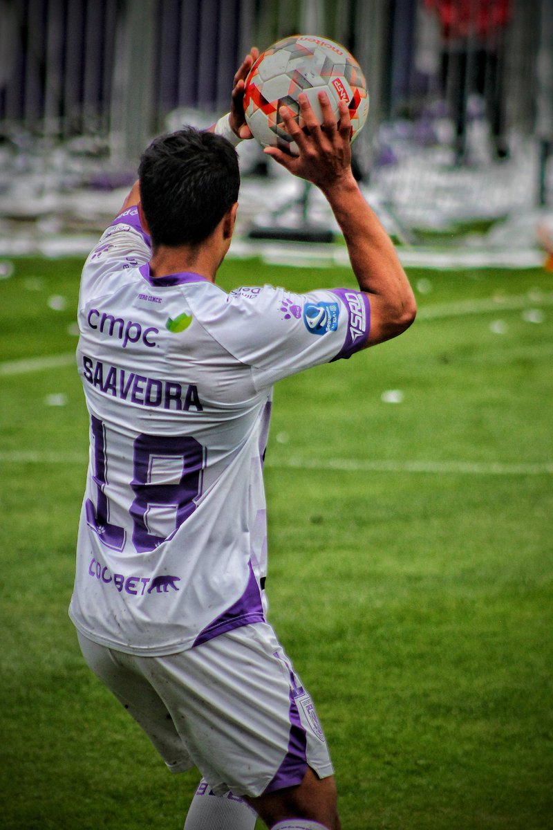 Iamnotmause's tweet photo. Se suman a la lista de renovados 🦁💜

El lateral izquierdo #FelipeSaavedra fue confirmado junto a #JoaquínMuñoz y #FabiánNúñez para el equipo del 2025. https://t.co/I6KJLJOfSK
