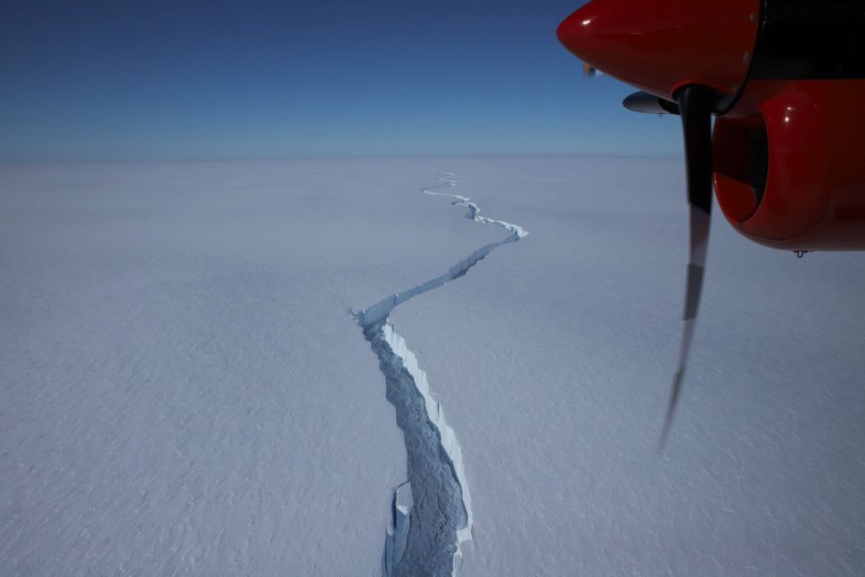 A giant iceberg, more than 20 times the size of Manhattan, split off from Antarctica's Brunt Ice Shelf: buff.ly/4c5A1Al 

No time to wait. #ActOnClimate

#climate #energy #go100re