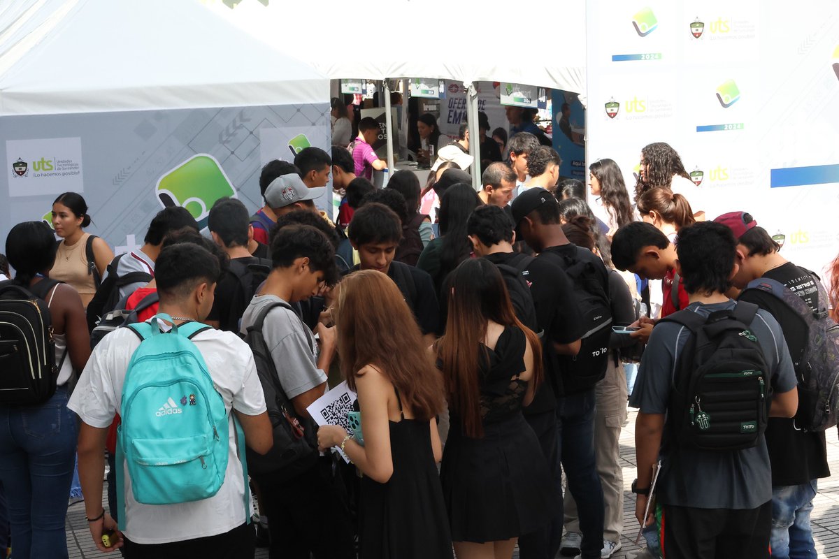 Unidades_UTS's tweet photo. Nos llena de orgullo y alegría ser parte del crecimiento laboral de cientos de bumangueses. En las UTS, trabajamos para abrir puertas y conectar talentos con oportunidades que transforman vidas. @olengerke ¡hacemos posible un mejor futuro para todos! https://t.co/pq8JJECb0Q