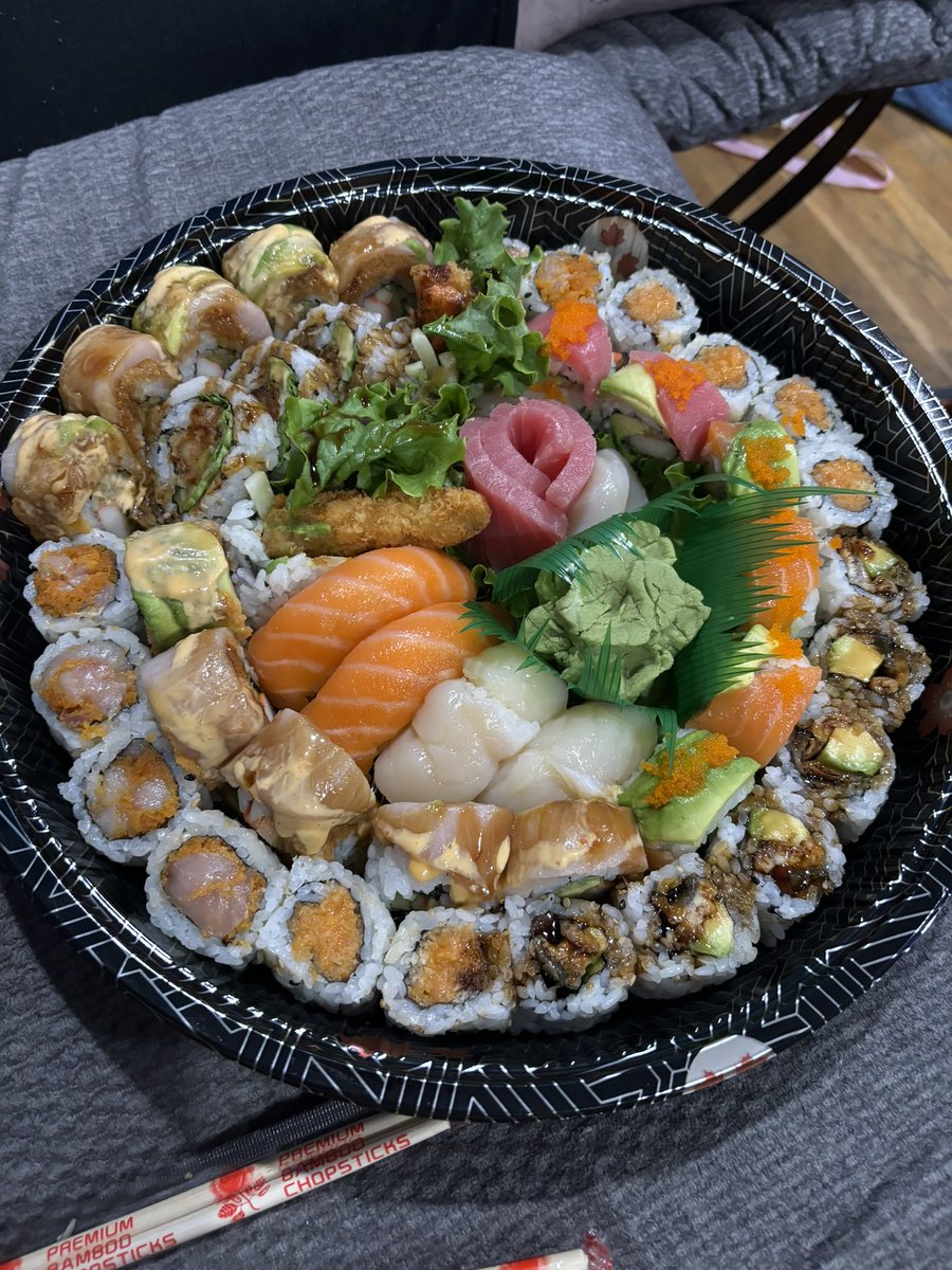 Charmandaonfire's tweet photo. Update on the sushi situation. Thanks bio dad!! https://t.co/Xjh96o2QH6