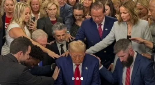 Oex_Professor's tweet photo. Eu tenho MEDOOOOO dessa falsa moralização religiosa.  Ungido por Deus para praticar atos humanos. Preparem para 2026. https://t.co/SGw8i87unu