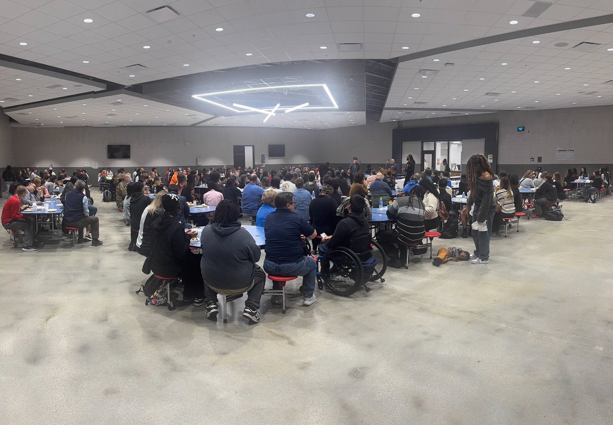 APSleesman's tweet photo. Wayne had an excellent turnout for the annual Academic Honors breakfast. It was great to see so many students earning their academic letters and pins. #choiceschangeschances https://t.co/rEkx5OSq78
