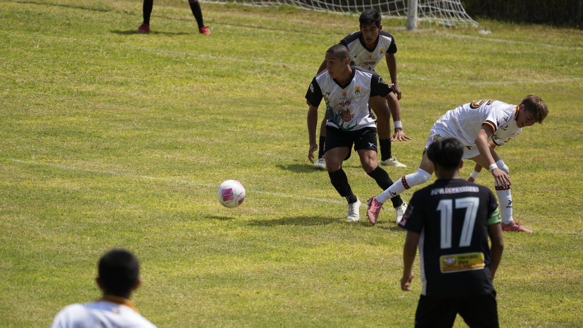 agaveros_fc's tweet photo. Agaveros F.C. vs. Leones Negros

#LigaTDP #AgaverosFC #agaverosfc⚽ #futbolista #footballclub https://t.co/FkNq9tVG5g