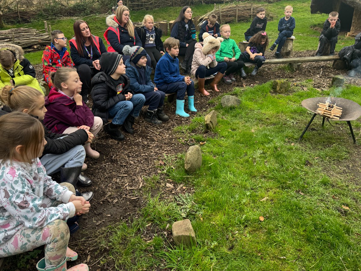 DelphSide's tweet photo. The afternoon was all about the Bronze Age and Iron Age!  Highlights of the day included an immersive visit to an actual roundhouse, where history came alive, and constructing the start of a house. #enjoy #embrace #evolve 
https://t.co/kChqLLQuCD @HerdFarm @ForestSchoolTR https://t.co/oRZBqQfr49