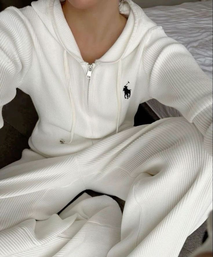 classyladylife's tweet photo. Choose your favorite Ralph Lauren item🌟 https://t.co/T8tasyXoZ3