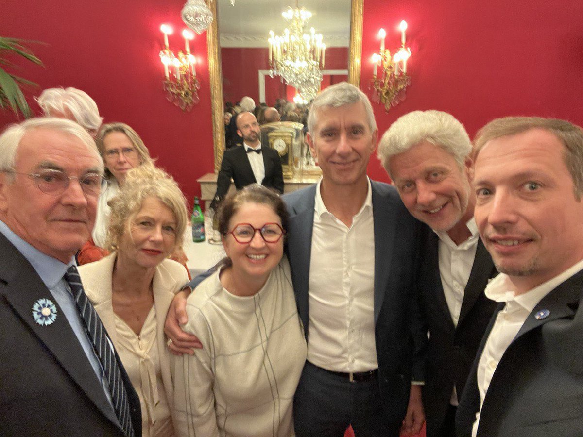 Philippe Frei (@phfrei) on Twitter photo Ravi de retrouver à l’Assemblée nationale, autour de <a href="/GabrielAttal/">Gabriel Attal</a>, mes anciens collègues députés et certains devenus ministres. Notre famille politique est mobilisée autour de nos valeurs progressistes à un moment crucial de la vie de notre démocratie dans un monde incertain. Ravi de retrouver à l’Assemblée nationale, autour de <a href="/GabrielAttal/">Gabriel Attal</a>, mes anciens collègues députés et certains devenus ministres. Notre famille politique est mobilisée autour de nos valeurs progressistes à un moment crucial de la vie de notre démocratie dans un monde incertain.