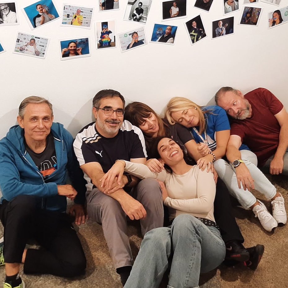 AFS_Lovelyphoto's tweet photo. Y así nos hemos quedado después de terminar de montar la exposición.

Detrás de este proyecto ha habido muchísimas horas de trabajo, esfuerzo y dedicación. Y después de prácticamente 1 año por fin es real. https://t.co/Hu5WNcOIp0
