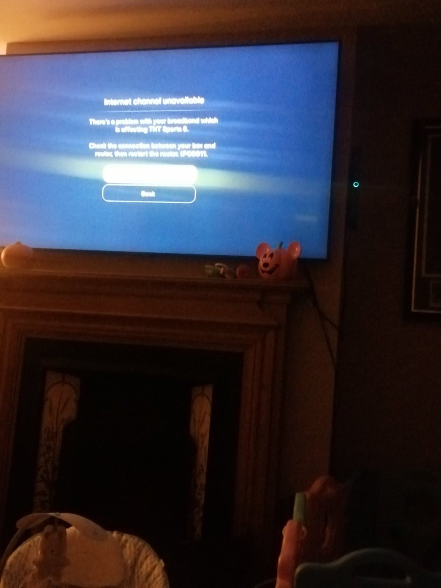 lummox88's tweet photo. @tntsports @footballontnt @bt_uk absolutely shocking from all providers all BT &amp; TNT channels crashing. Subscription is paid every month and this is the service disgraceful https://t.co/jhHyZ6D9F7