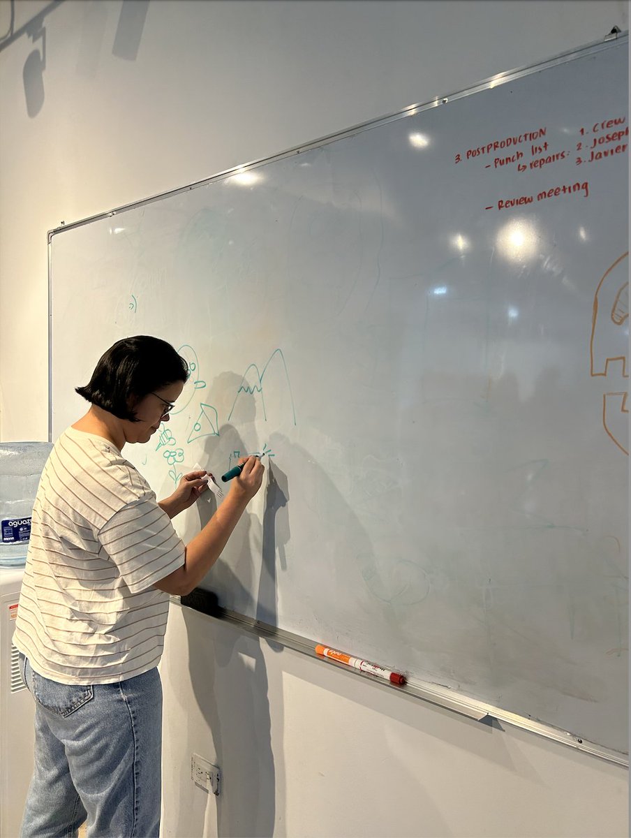 supportlabsteam's tweet image. Team day alert! 🎉👥 We got creative at SupportLabs this November with a whiteboard challenge—Pictionary! Every stroke was a burst of laughter and a step closer to stronger team bonds. Here’s to more moments like these! 

#SupportLabsLife #TeamBuilding