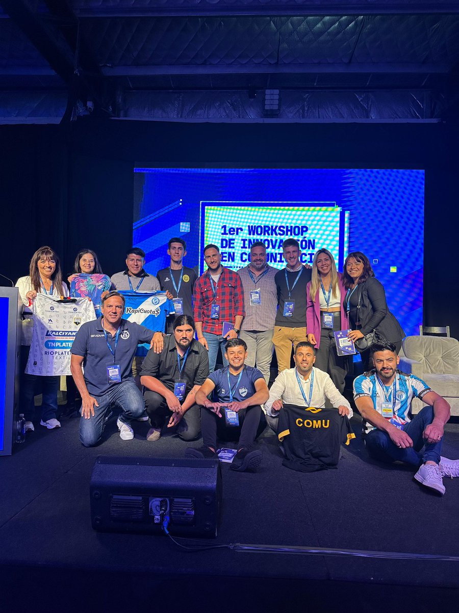 ElDockeOficial's tweet photo. El Club Sportivo Dock Sud se hizo presente con @Marherenda Jefe de Prensa de la institución.
Siempre capacitándose para mejorar la comunicación.
Agradecemos por la invitación a @tapiachiqui y @niconovello9 https://t.co/CaIO0XrFyL