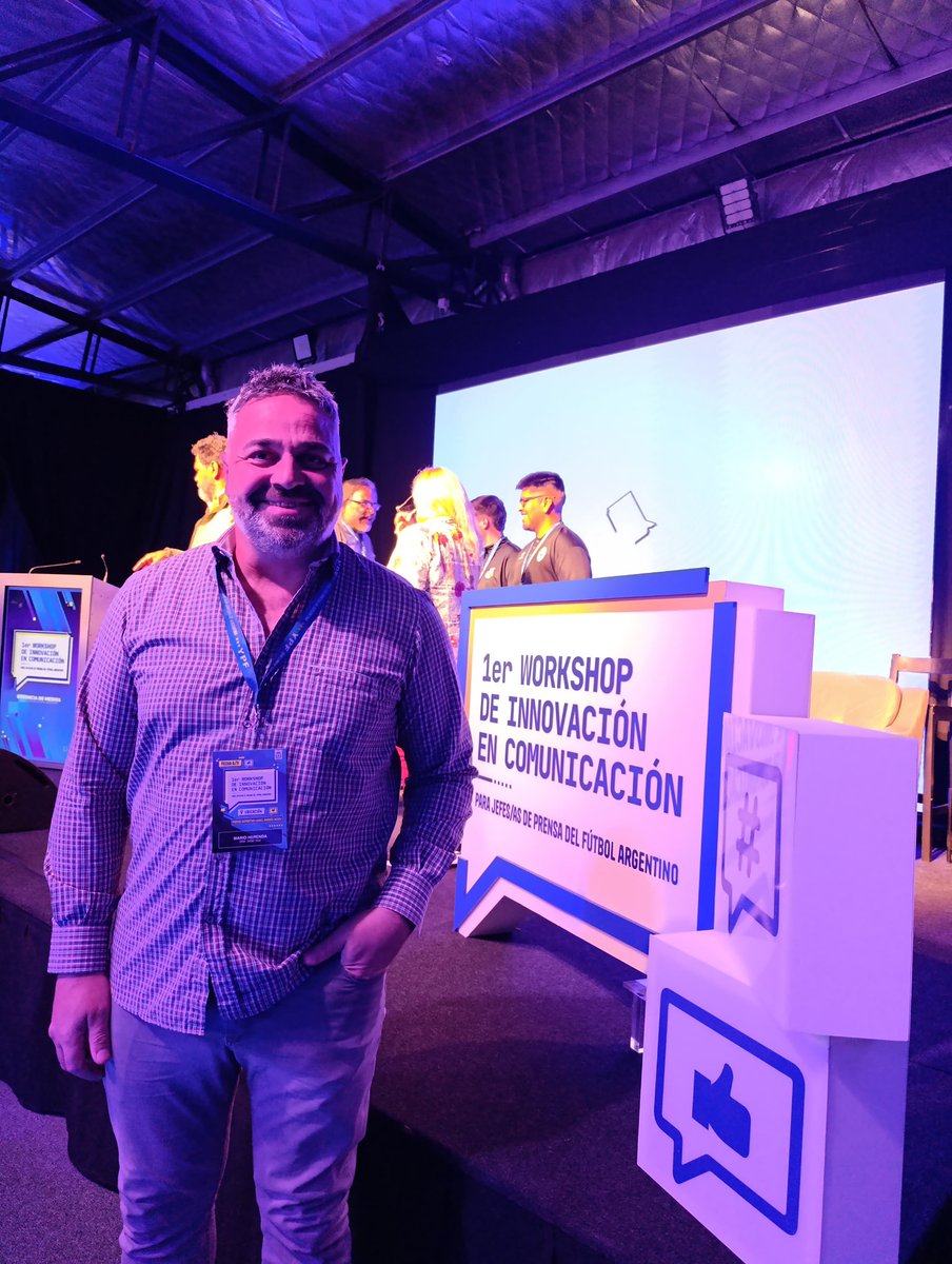 ElDockeOficial's tweet photo. El Club Sportivo Dock Sud se hizo presente con @Marherenda Jefe de Prensa de la institución.
Siempre capacitándose para mejorar la comunicación.
Agradecemos por la invitación a @tapiachiqui y @niconovello9 https://t.co/CaIO0XrFyL
