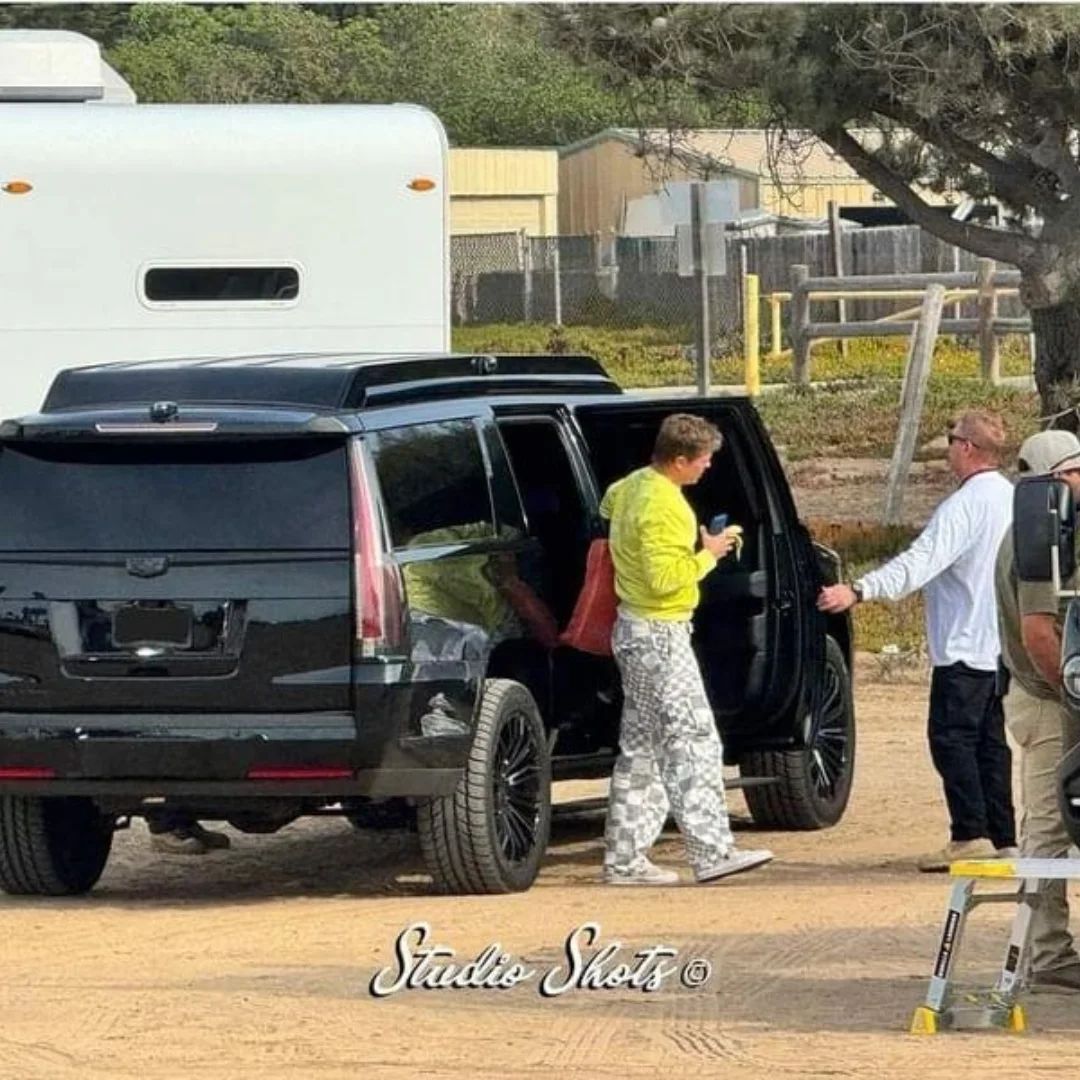 What the hell are you wearing?🤪