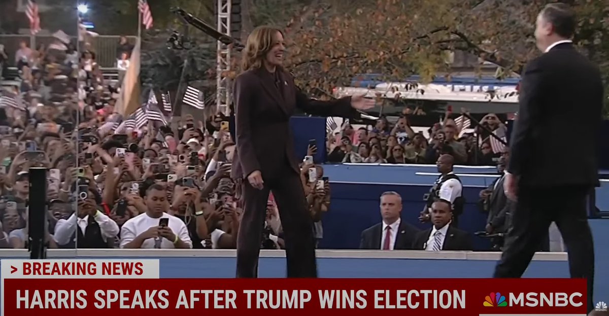 LameEmos's tweet photo. Was I the only one who was waiting for Doug to slap Kamala as she walked off the stage?! https://t.co/D81s3IBWcg