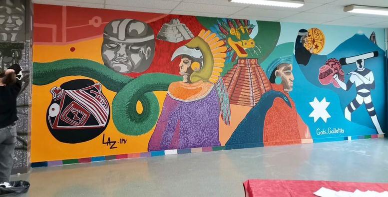 LabbeAdeline's tweet image. ▶️ Les 1ères 3 de @JMThouars sont heureux de vous présenter leur magnifique fresque, hommage aux civilisations sud-américaines 🌎 
🙏 À nos artistes chiliens 🇨🇱 pour leur générosité. Quelle expérience !
 #classeeuropéenneespañol
#muralismo
@acpoitiers