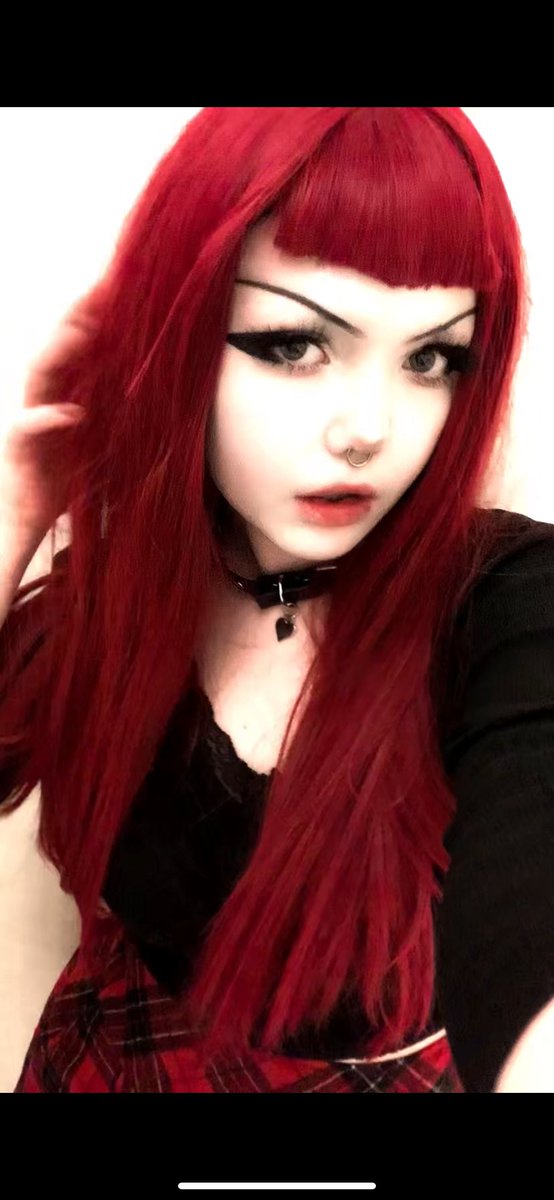 ugw2027's tweet photo. sorry 4 being hot n having correct opinions :/ https://t.co/cIfJy5WNUf