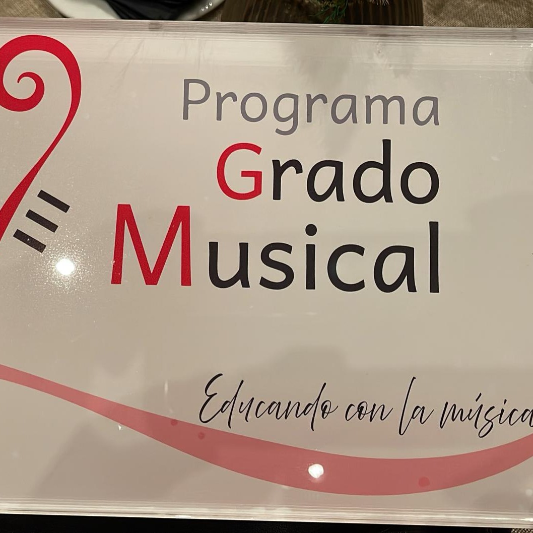 El colegio recibe un premio como colegio pionero en la implantación de Grado Musical.