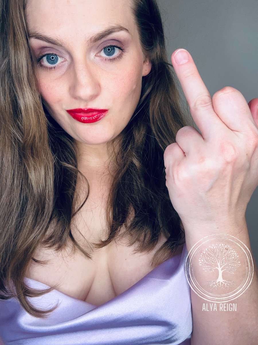 GoddessAlyaR's tweet photo. It's payday and you haven't sent? I'm not amused, loser. 

femdom findom blueeyes redlipstick flippedoff send spoilme https://t.co/oP9KxVHA7k
