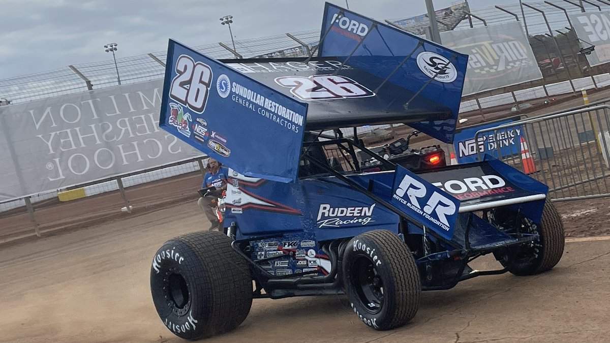 brianseventy7's tweet photo. Night #1 of @WorldFinals https://t.co/ynFiTfK6jM