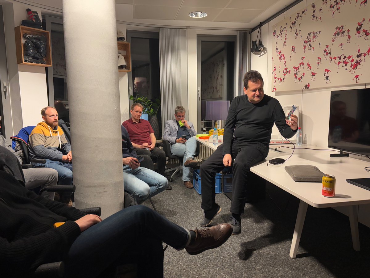 Elixir &amp; Erlang Meetup revival with <a href="/FrancescoC/">Francesco Cesarini</a> itself! Small, but very nice and passionate audience and nice talks! 

Remember talking with Eduardo that it will be nice to start Elixir meetups again, and glad he has managed to do it!

Looking forward for next meetups!