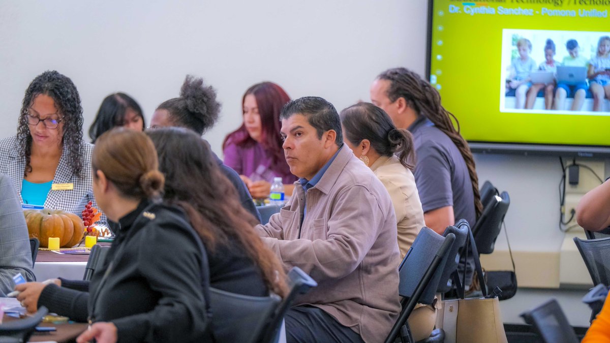 PomonaUnified's tweet photo. You better BE-LEAF that we Appreciate our Parents! On Wednesday, November 6, during our Parent Leads Meeting, we thanked all of our families for supporting the education of our scholars! https://t.co/FKed73y5PM #studentsuccessisoursuccess https://t.co/cieZJDPLpL