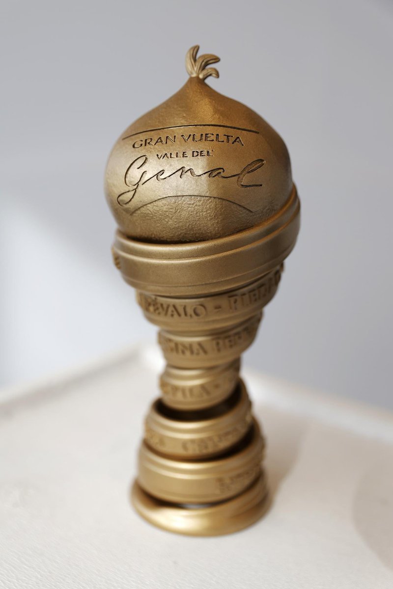 Trofeo para el ganador y ganadora absoluto. Una verdadera preciosidad😍 

#SomosGenal