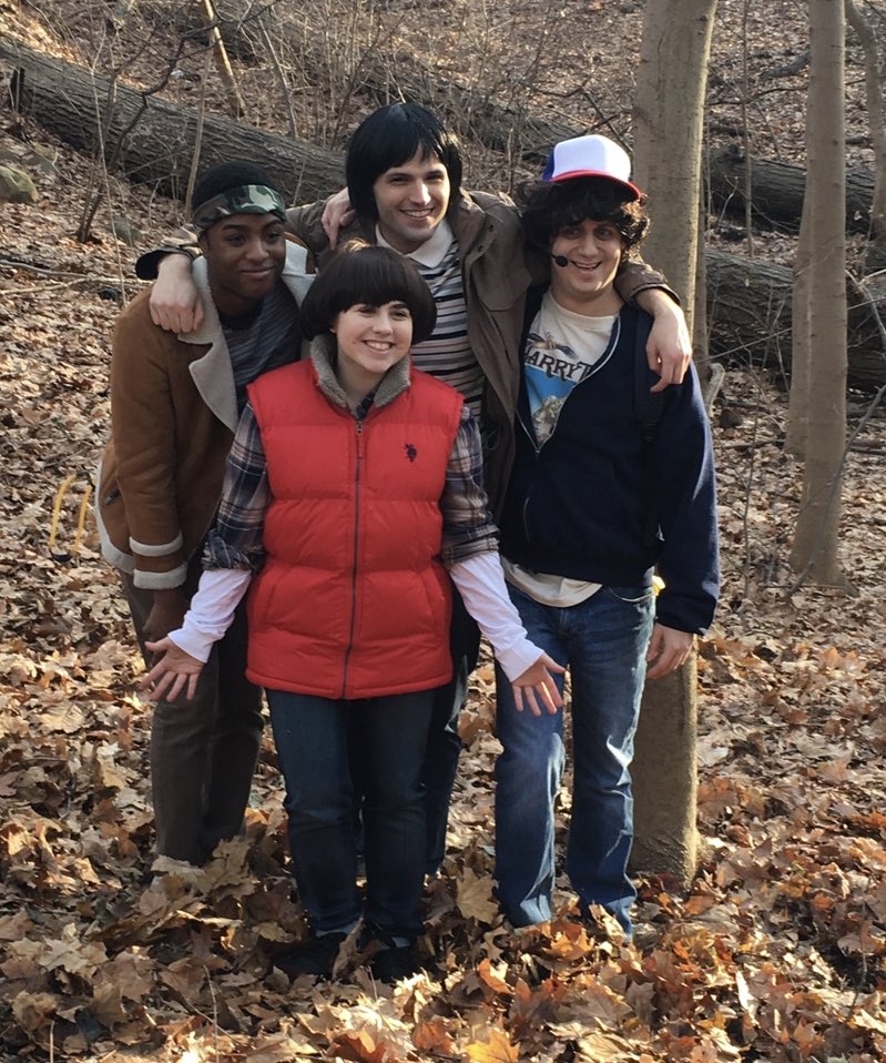 jdelbeni's tweet photo. I do want to say one good thing in honor of #strangerthings day and that is that without this show, I wouldn’t have made half the friends I have since 2017 in cosplay #cosplay @Stranger_Things 
@fruitskywalker @wilson_tomato @stormsav @TerranceTweets https://t.co/e4XNIuV5r4