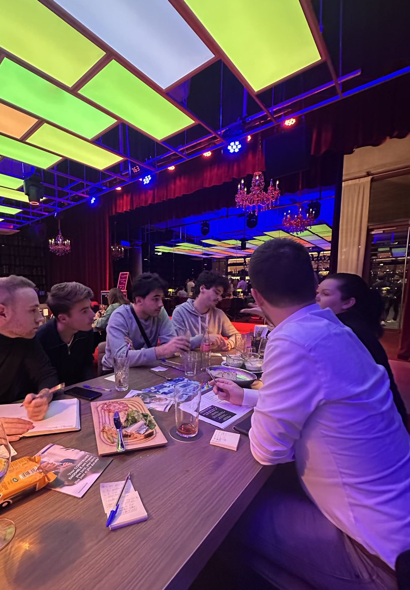 En #IlleEtVilaine comme partout en France, les <a href="/HorizonsJeunes/">Horizons Jeunes</a> se réunissent cette semaine pour débattre et échanger autour de « L’ordre dans nos comptes et dans nos rues ».

Être jeune chez <a href="/HorizonsLeParti/">Horizons</a>, c’est s’engager à trouver des solutions pour l’avenir.

#RayonnementJH