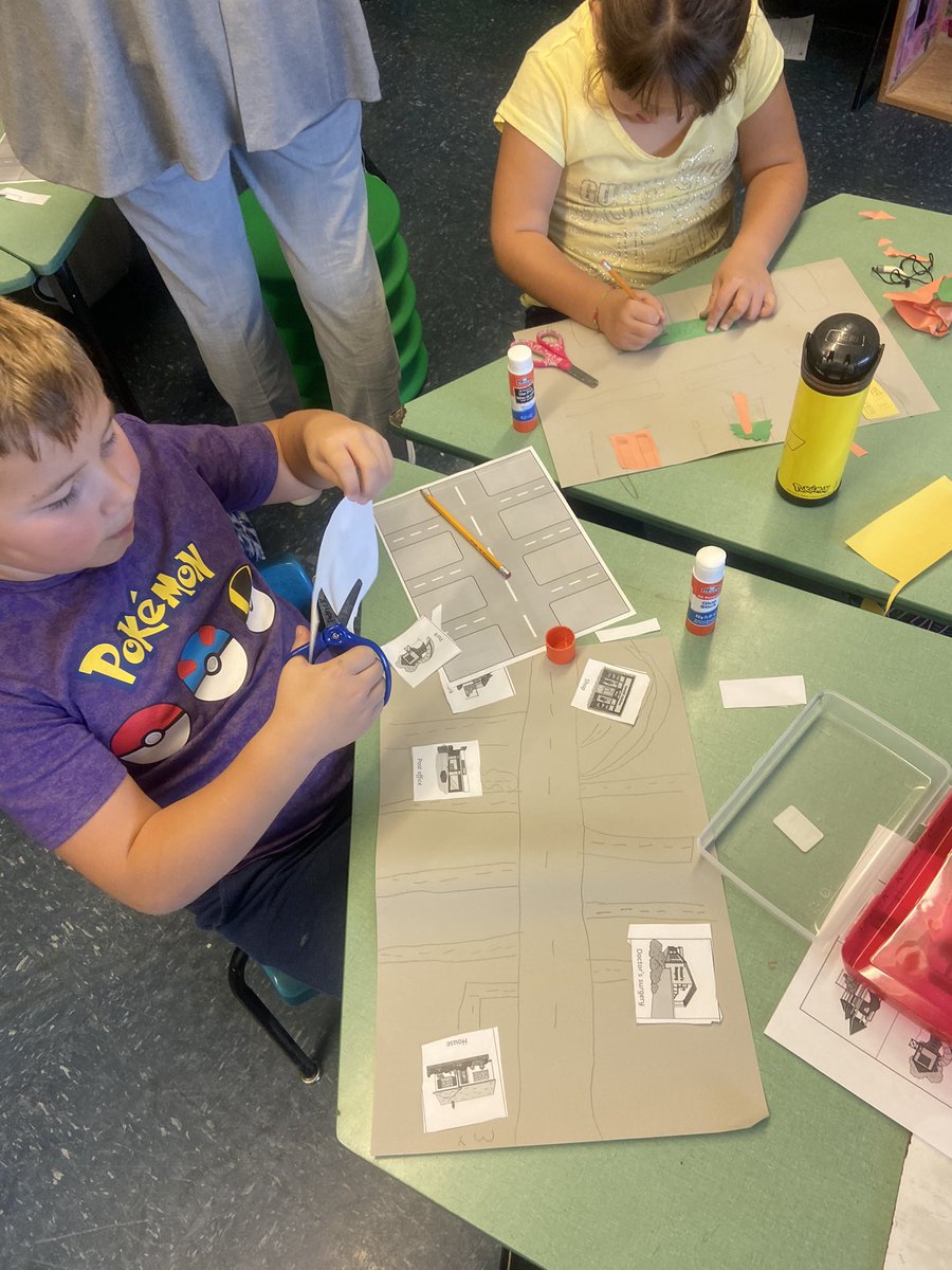 MsOuterbridge's tweet photo. The students learned about community’s in social studies! They had so much fun designing their own communities! @sjboscoschool https://t.co/o98eMsXiR3