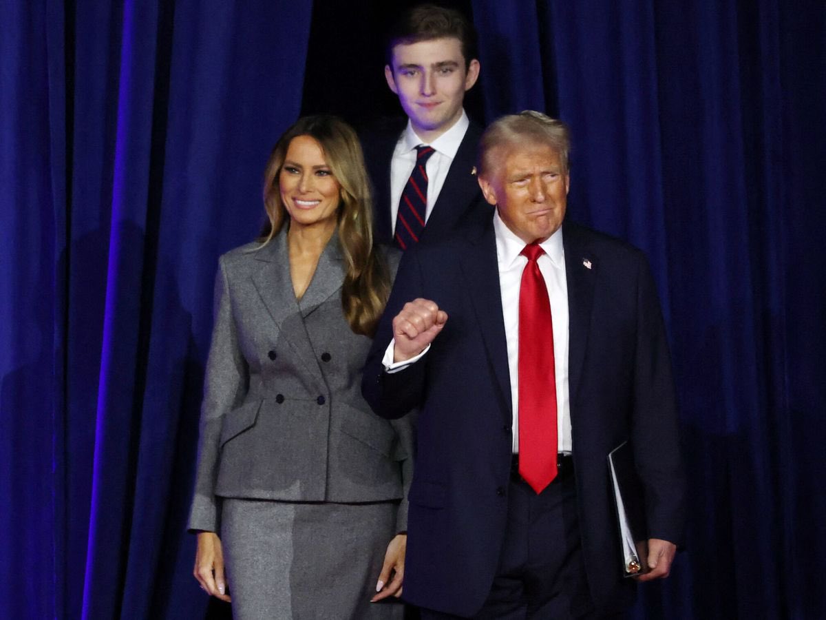 jahidalgoaloy's tweet photo. Donald Trump, the #Cerdanyola Connection. M’ho va xivar per aqui fa un temps @rogermpuig. Ho havia oblidat! Avui a l’acte del @GREC_Cerdanyola m’ho han tornat a comentar. https://t.co/BUbwVXC3qj