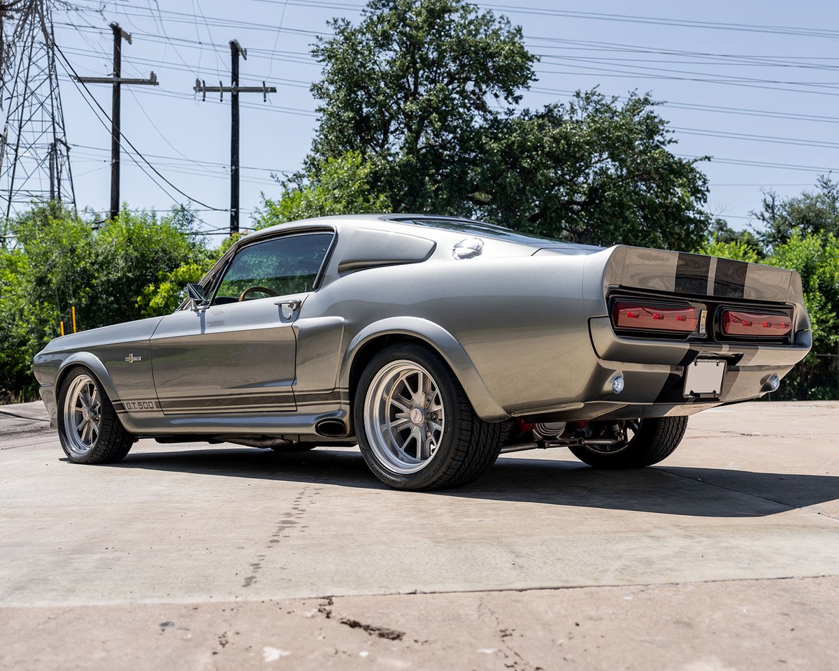 Barrett_Jackson's tweet photo. Unleashing serious "Gone in 60 Seconds" vibes with this 1967 @Ford Mustang #Eleanor replica! This beauty rocks a #ProCharger 4.6L #V8 hooked to a 6-speed automatic. This #Mustang crossed the #Scottsdale Fall Auction block for $180,400.
Learn more: https://t.co/d2vT1v1Si6 https://t.co/WqXQm7kYGv
