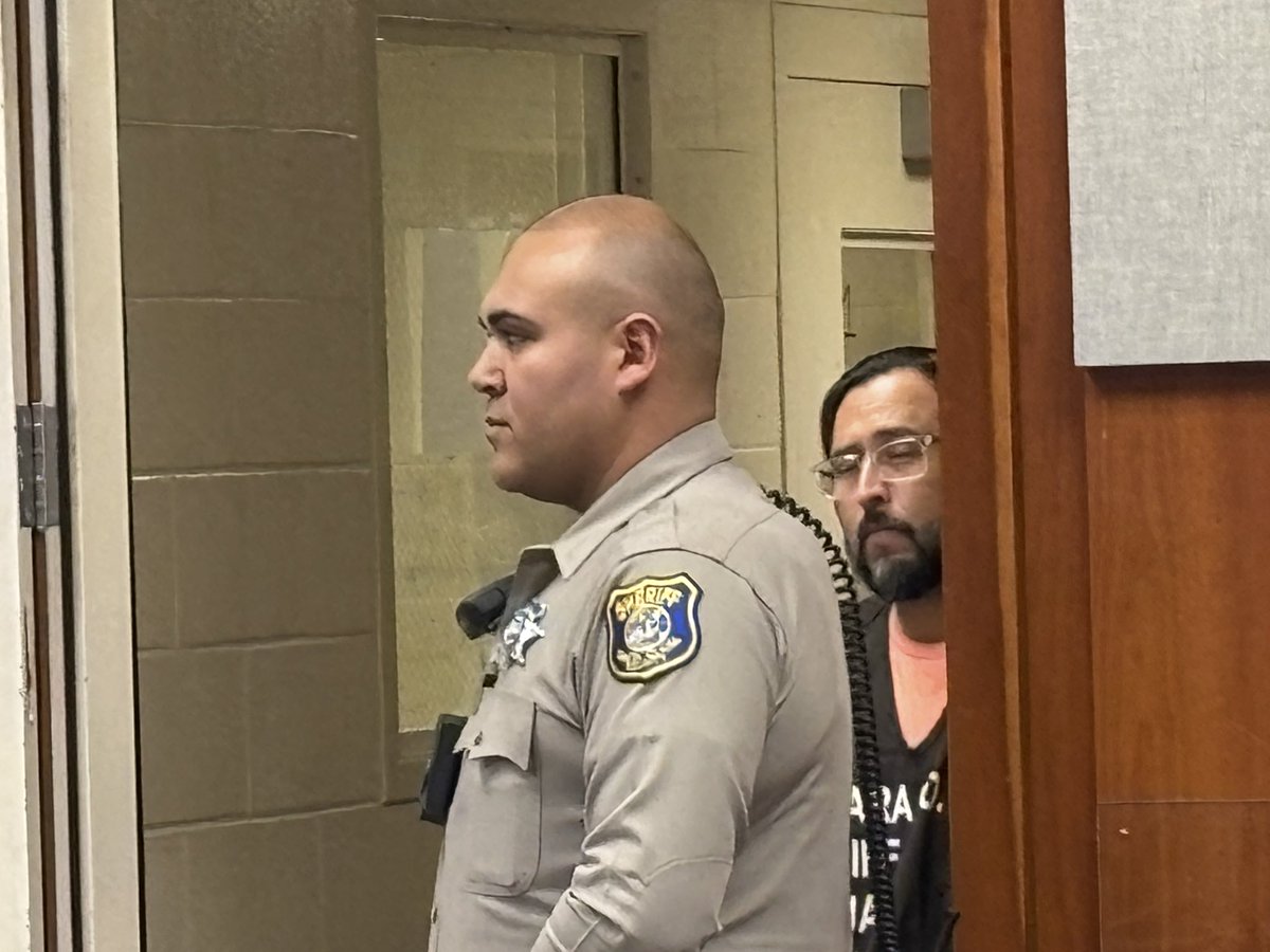 Robert Handa tweet media