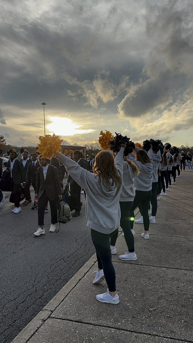 Great night for some Kent State Football ⚡️