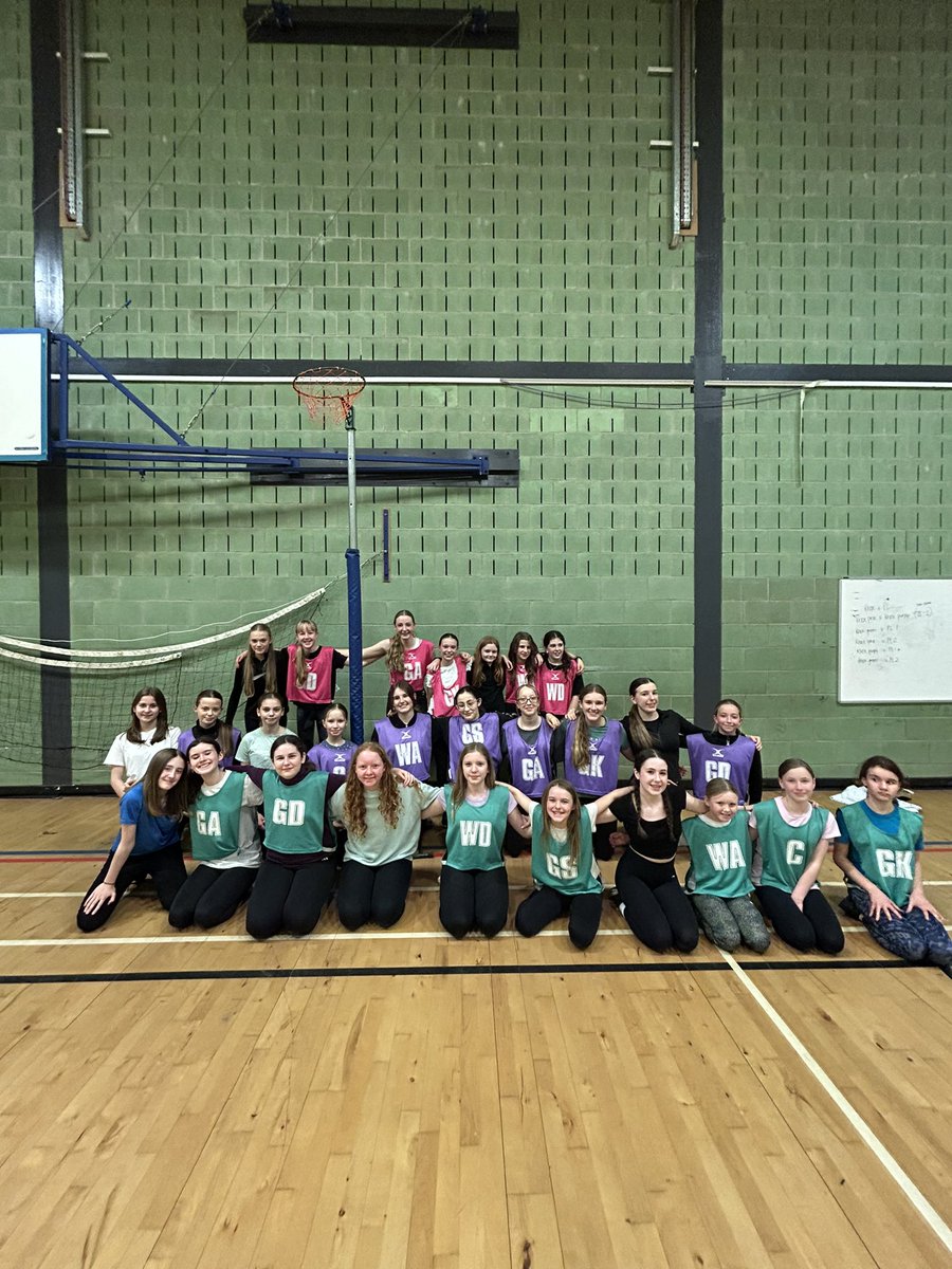 Miss Coats tweet media