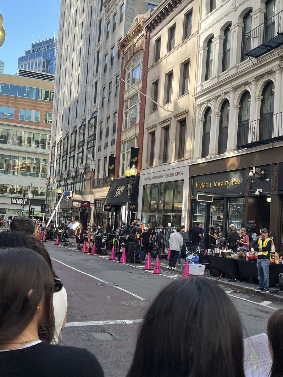 Raffa3llaShan's tweet photo. Zendaya supposedly spotted in Downtown Boston. #report4charlie https://t.co/yla8sQQKh2