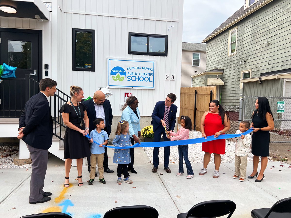 NuestroMundoPCS's tweet photo. 🌟✨ The Kinder Casita is officially open! 🎉 With Mayor Smiley, Councilwoman Harris, and Rep. Batista present, we celebrated with our amazing students and the NM team in a joyful ribbon-cutting ceremony. Thank you to the community for making this possible! #KinderCasita https://t.co/wO6idJ7wvC