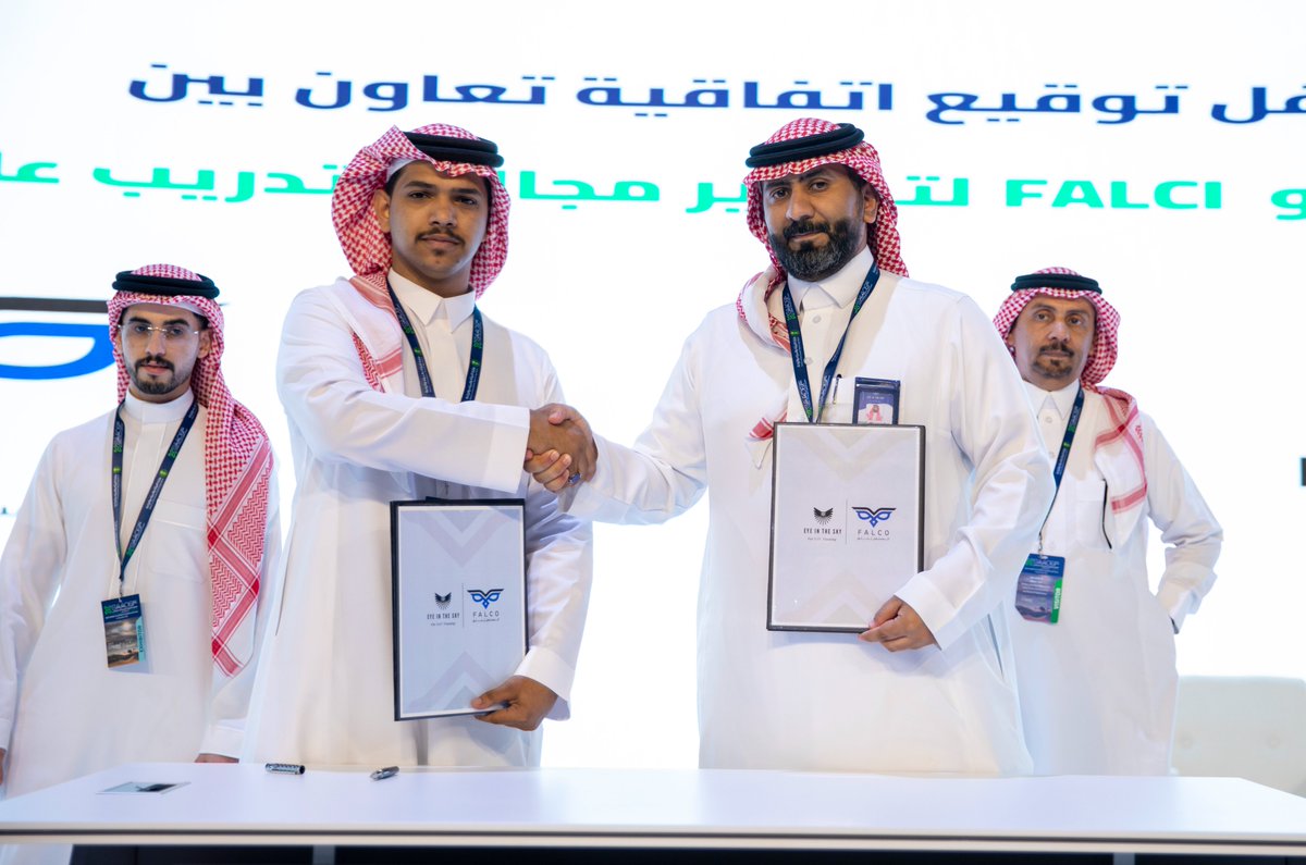 SADEX_SA1's tweet photo. شهد #SAADEF2024 اليوم توقيع عدد من الاتفاقيات المهمة، مما يعزز التعاون بين الشركات السعودية والعالمية في مجالات الطائرات بدون طيار والذكاء الاصطناعي. 🤝 https://t.co/QLgJQb7Ucs