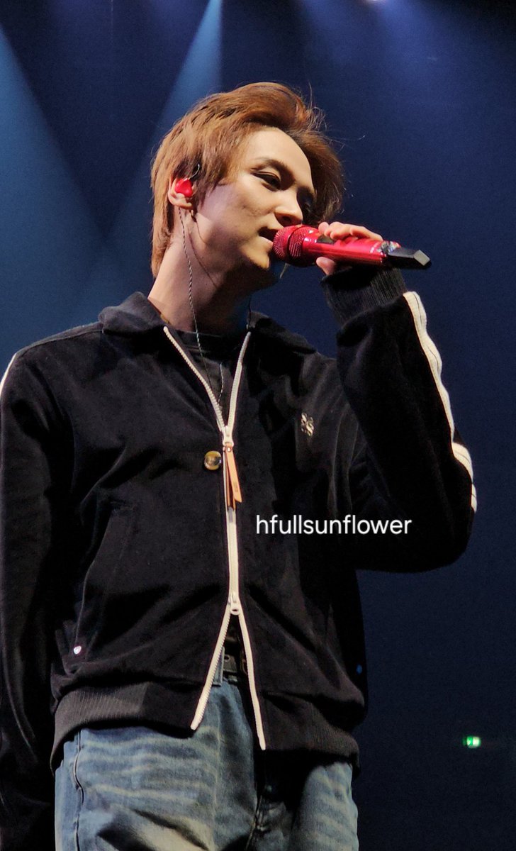 damn lee HAECHAN... 😵‍💫🧎🏻‍♀️