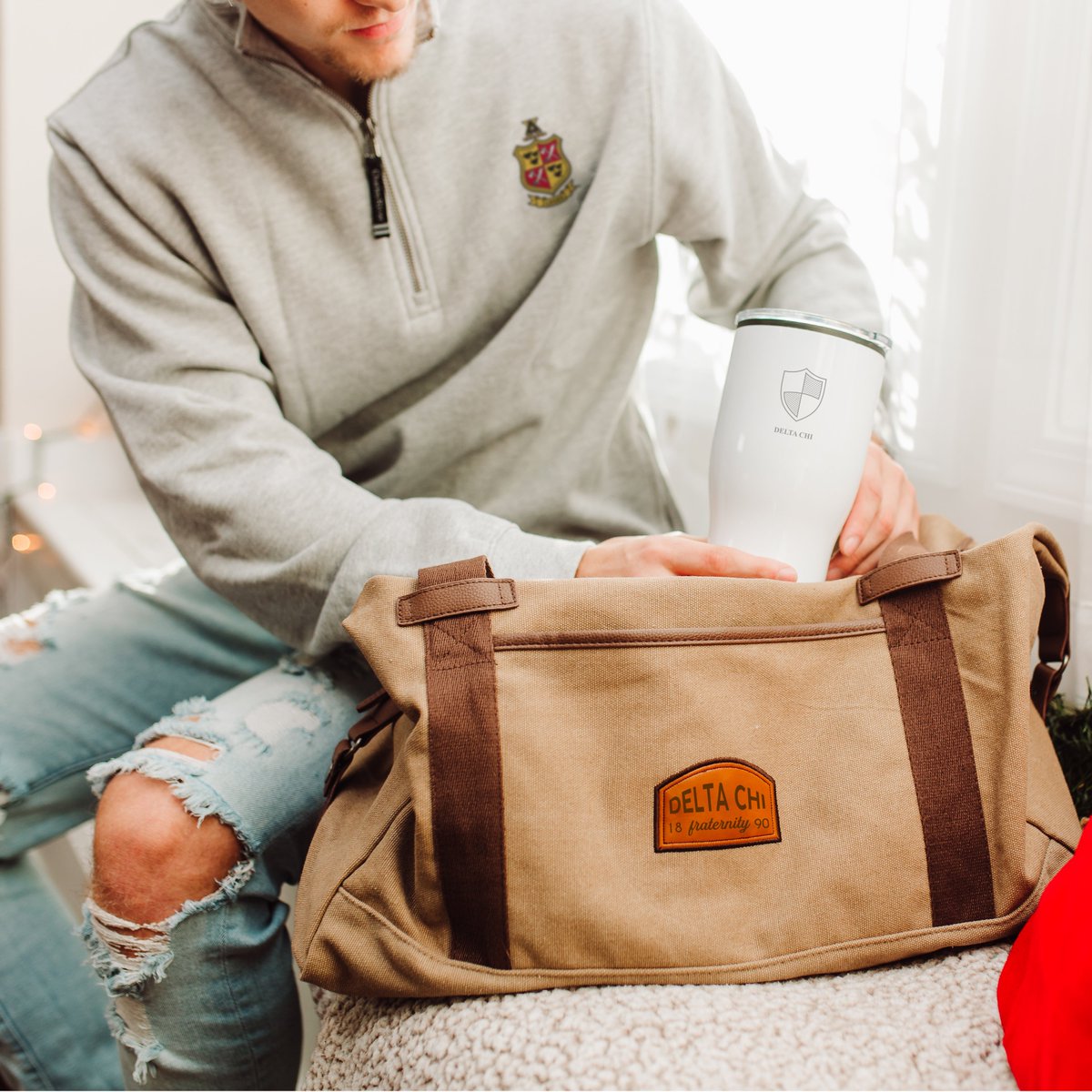 DeltaChiStore's tweet image. It's time to get in the Christmas spirit!! Beat the crowd and shop our NEW Holiday Catalog items on our site today 🤩