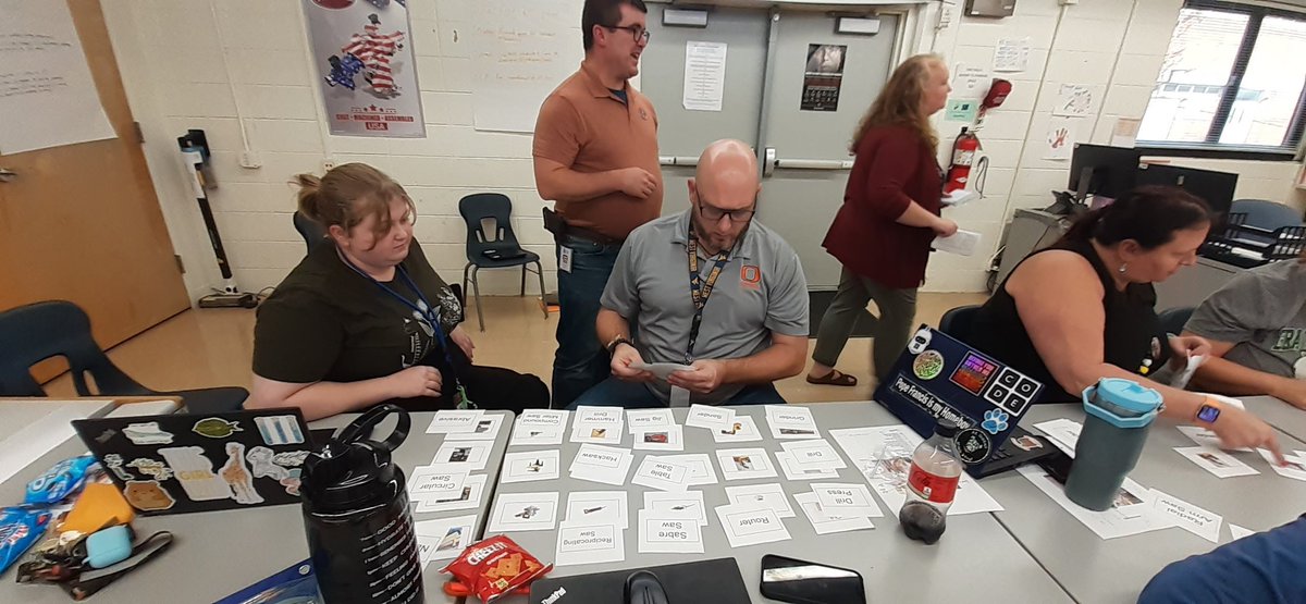 Emily Lewis tweet media