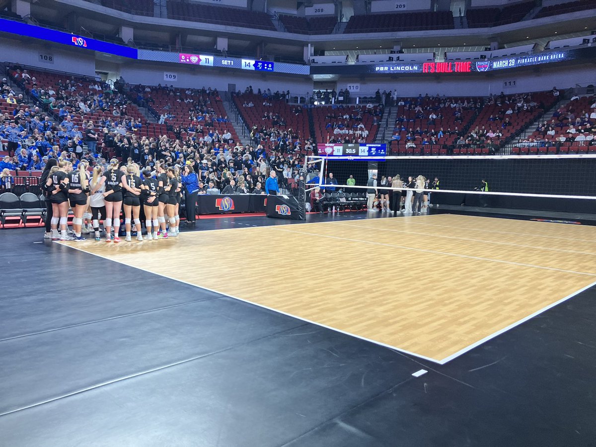 alexeller7's tweet photo. Waverly vs Bennington playing here in the first round of the Class B State Volleyball Tournaent. Currently Badgers up 14-12 in the first. @THEnebpreps https://t.co/RqaanWTJSF