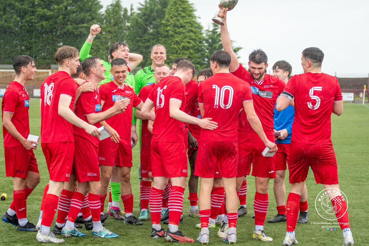 hwufc's tweet photo. EK & NANDOM
It was also great to have former BUCS 1s stalwarts and serial winners, Captain Ethan Kerr and Striker Nandom Domyill who were present to support the team. Great to have you all back at Riccarton
#oncewattnevernot https://t.co/O3s5p5T5KL