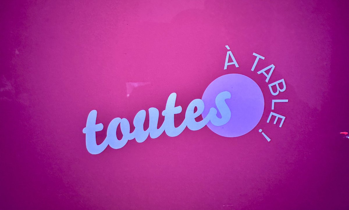 👩‍🍳Vous ne savez pas quoi cuisiner ce soir ? 

Cookinaire sur notre chaîne YouTube 👉lnkd.in/eEAAqy29

Au menu :
🐟 soufflé au poisson 
🍍 filet mignon de porc ananas 
🍮 Panna cotta a la chicoré
élaboré par le Pr Philippe Pouillart 

Avec le soutien du laboratoire EISAI