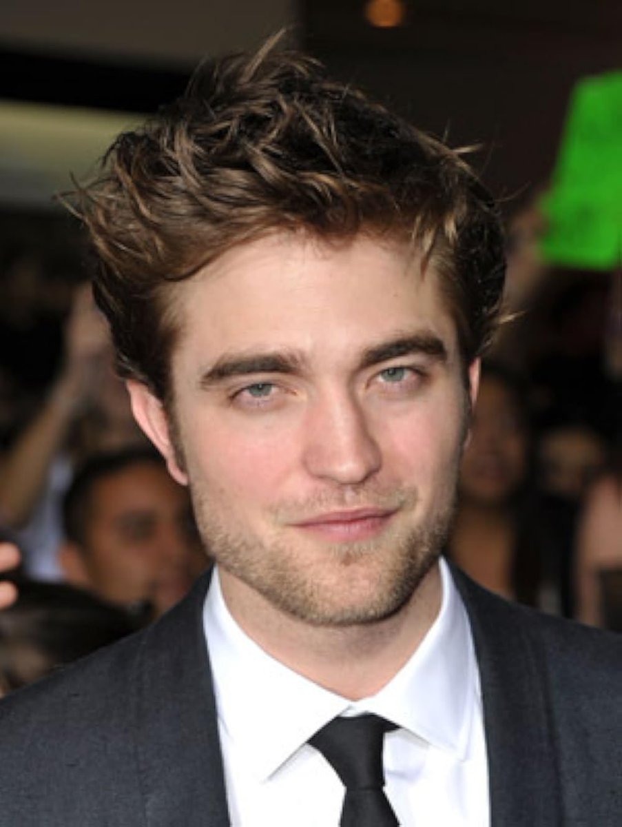 HenningerReport's tweet photo. Set in Boston, A24 film The Drama will star Zendaya and Robert Pattinson. Bostonians have reported sightings of both actors at filming sets in the Downtown area. #report4charlie #Zendaya https://t.co/nOymyJKrhV