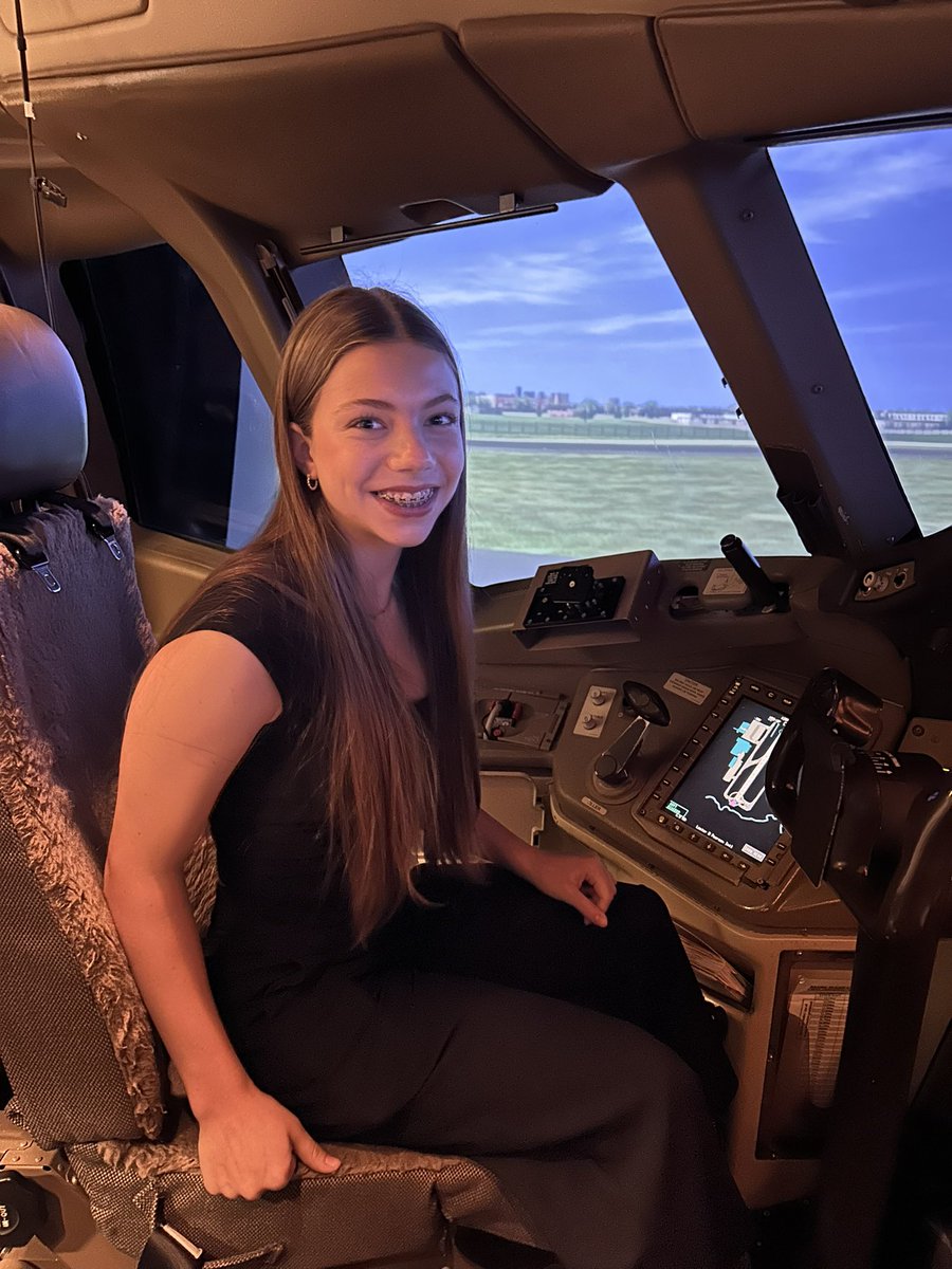 yyzbased's tweet photo. Thank you @AirCanada for a wonderful experience on #takeyourkidtoworkday https://t.co/kmqP9OIkCN
